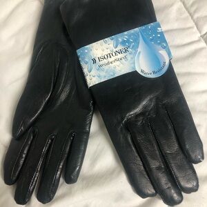 NWT Isotoner Women’s Black Leather Water Resistant Gloves small